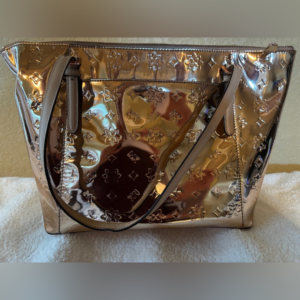 Rare Michael Kors Ciara Metallic Rose Gold Tote - Picture 2 of 12